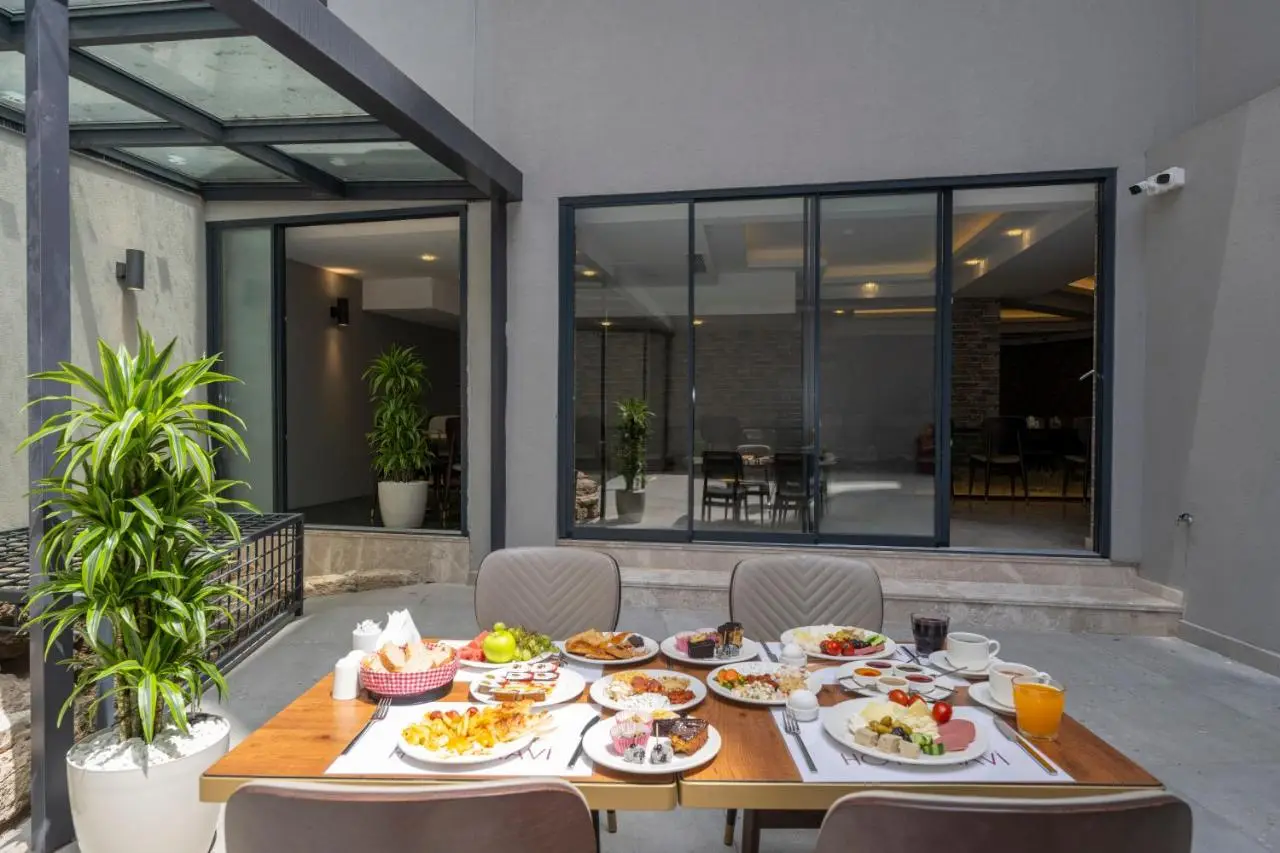 Hotel Ravi