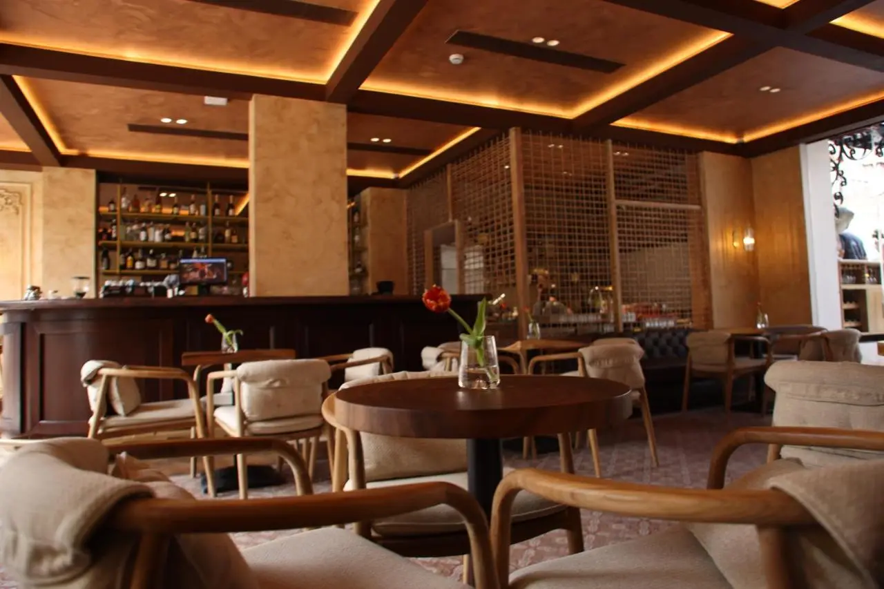 Vatër Hotel