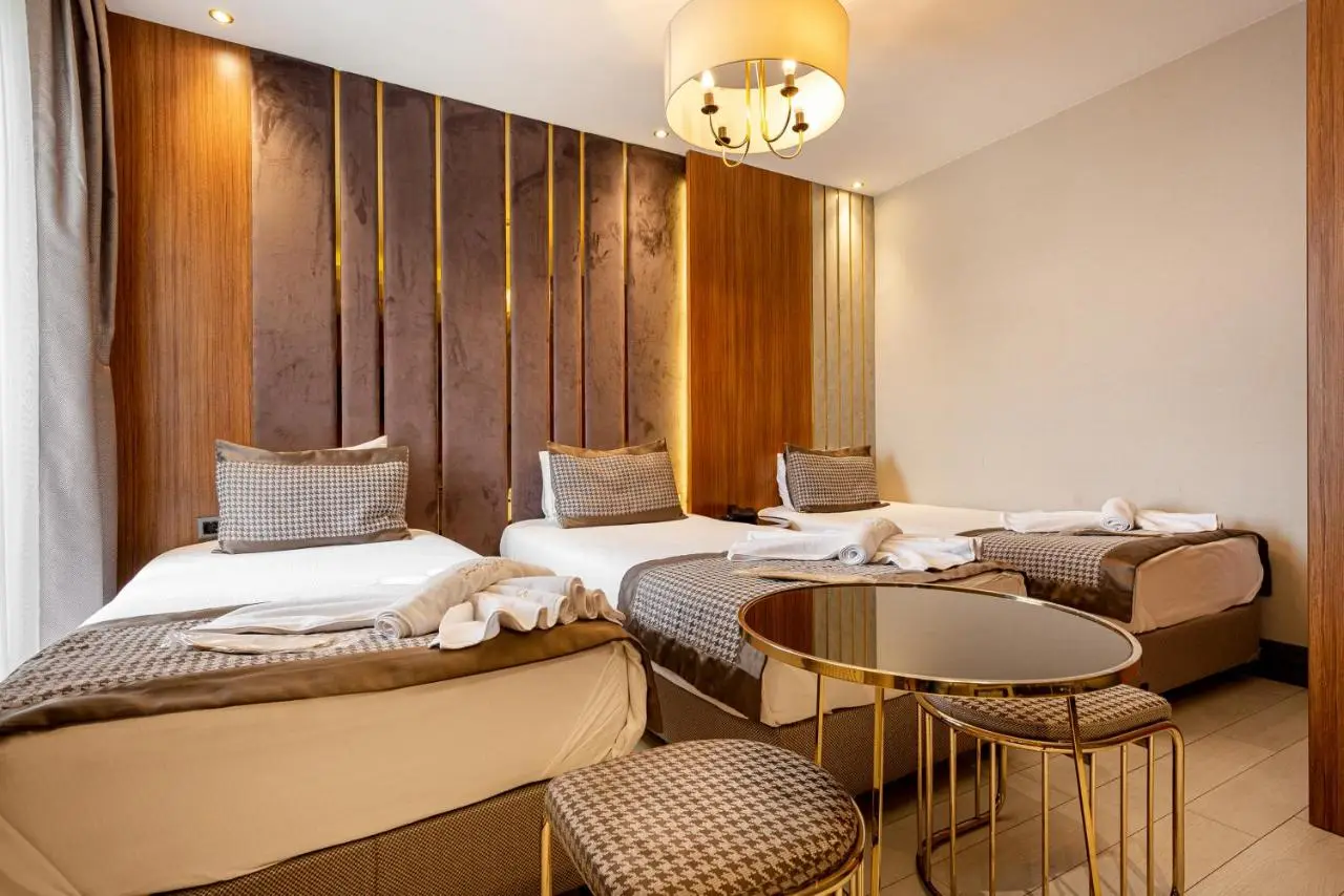 Santra Hotel