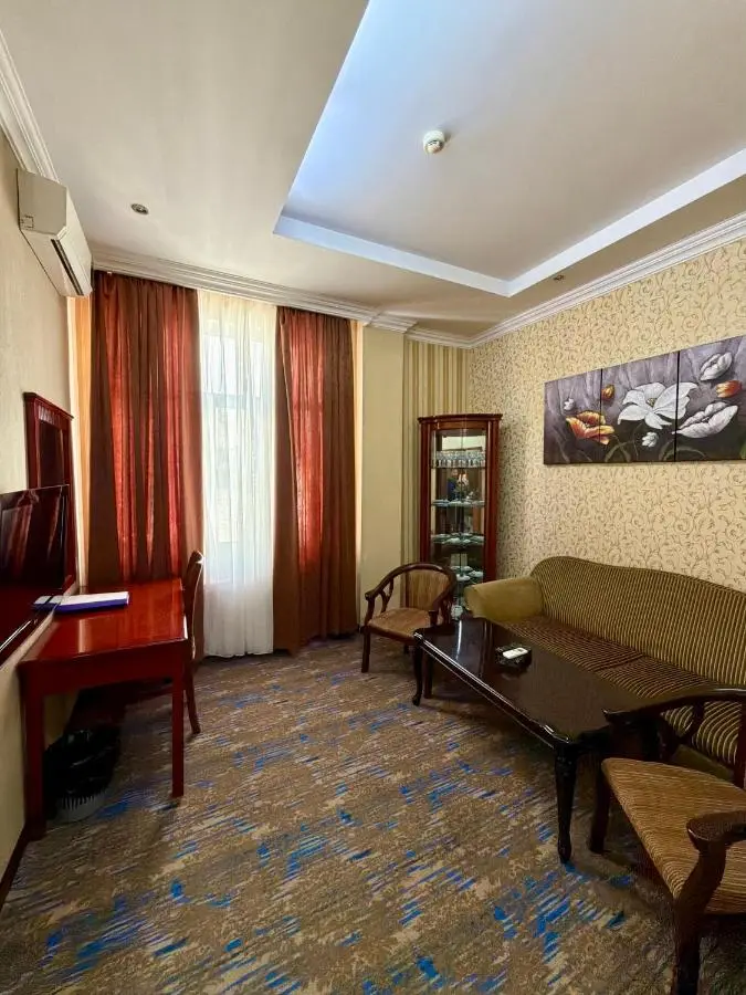 Royal Hotel