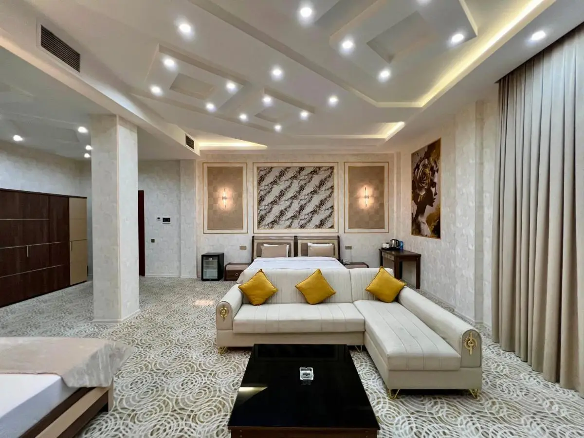 Royal Mansion Hotel