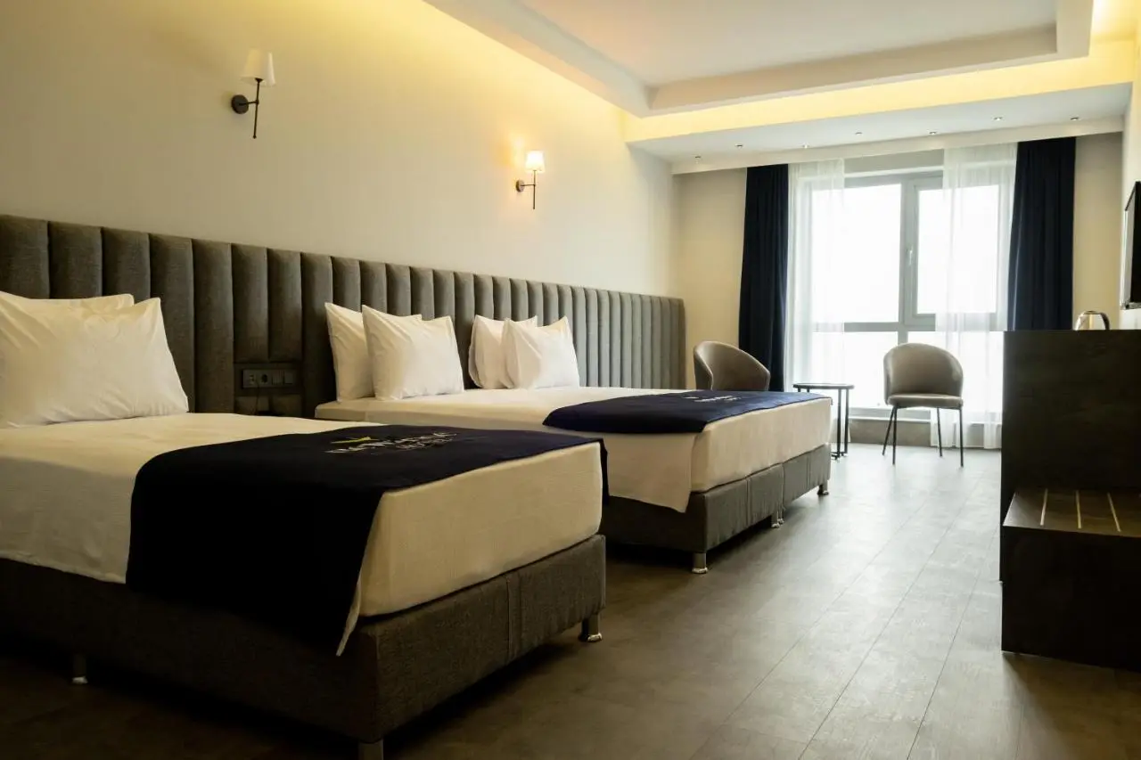 Newarise Hotel