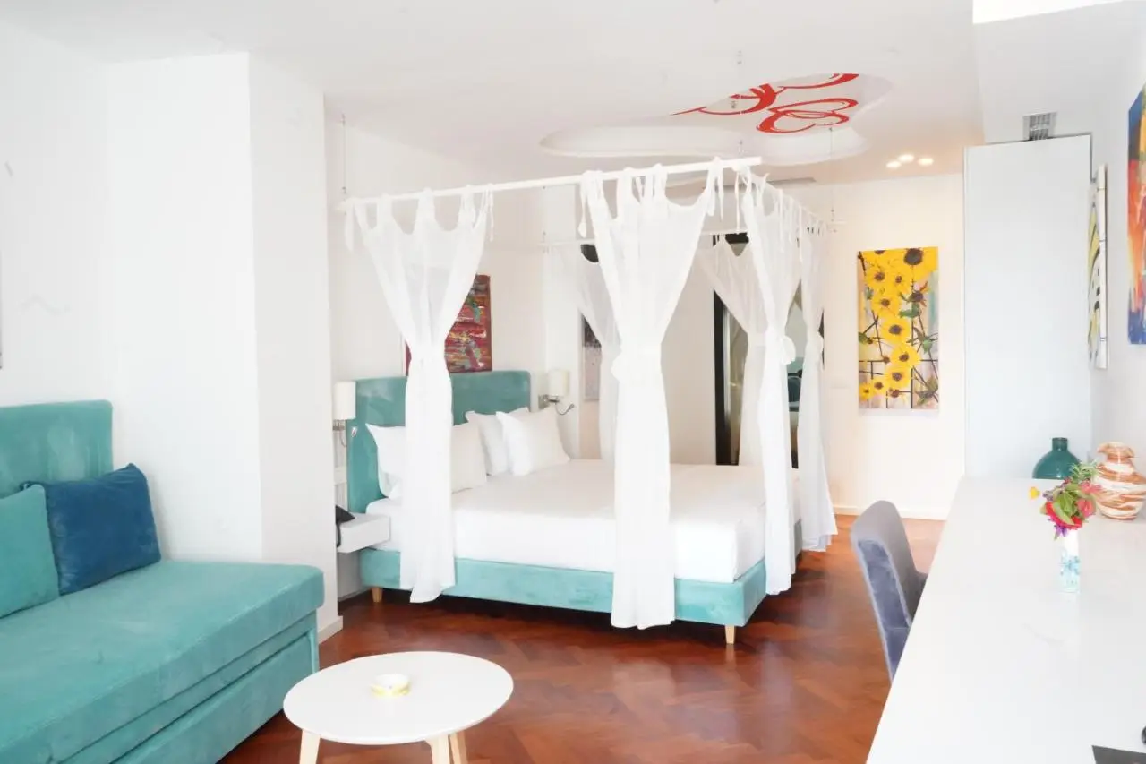 Bougainville Bay Hotel