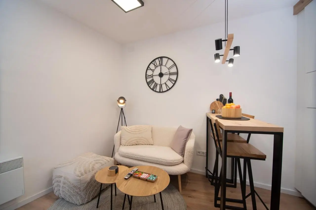 Cute 1BDR in City Center