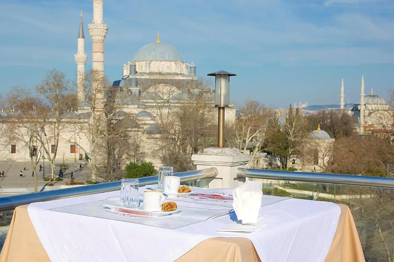 Emporium Hotel