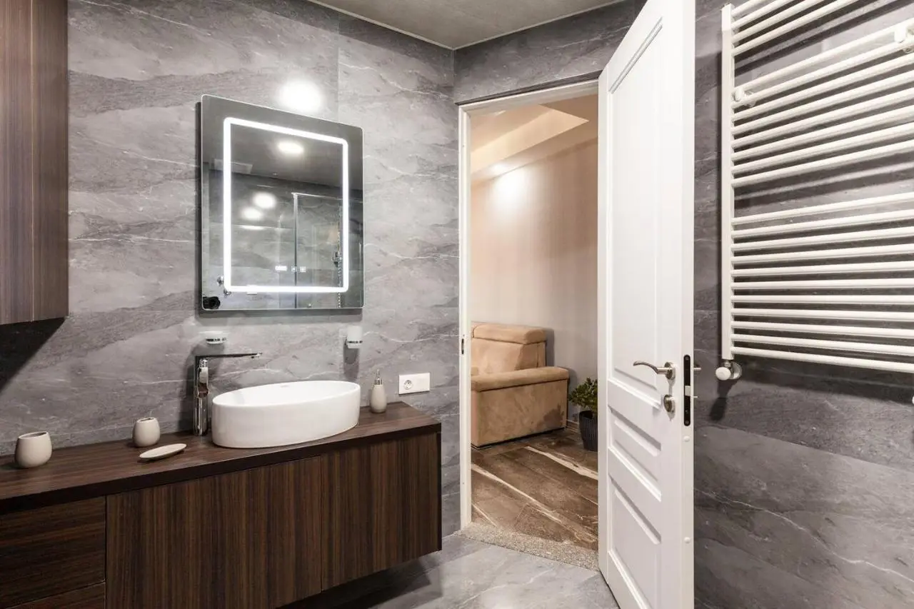 Veli group Apartment in Old City