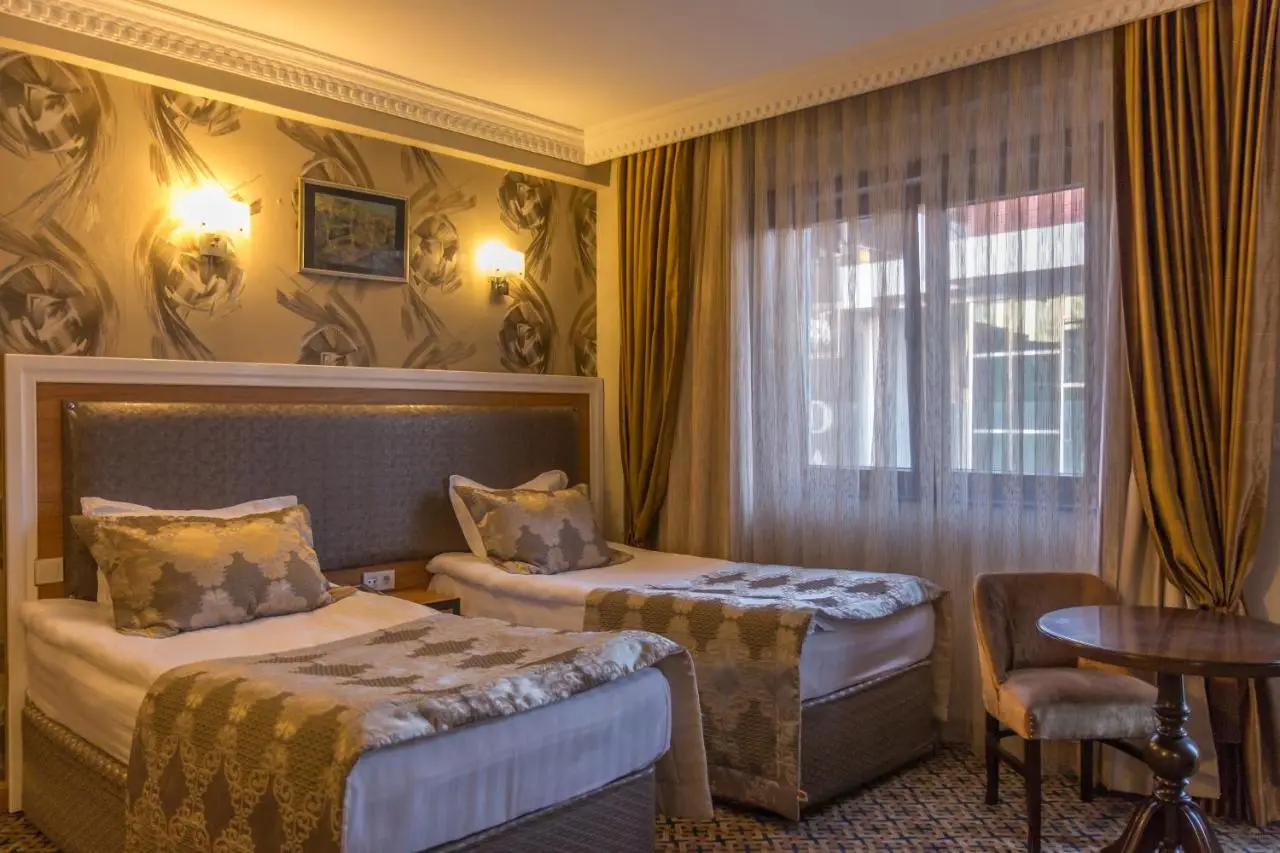Grand Rosa Hotel