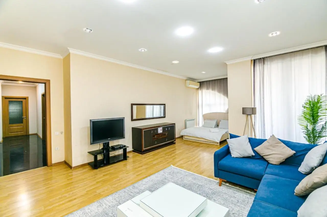 Apartment On Mc Donalds