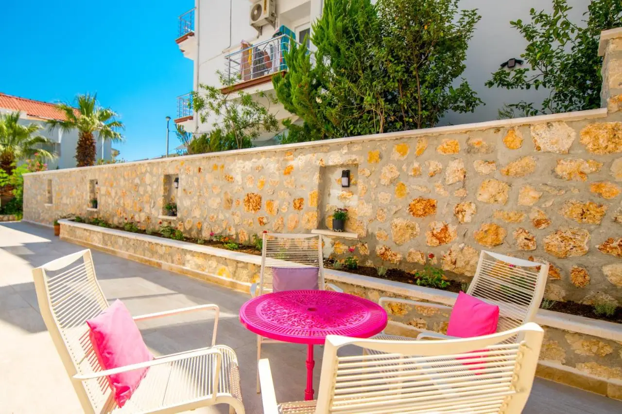 KAYA APARTMENTS