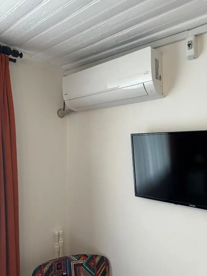 Yellowhouse Room 5