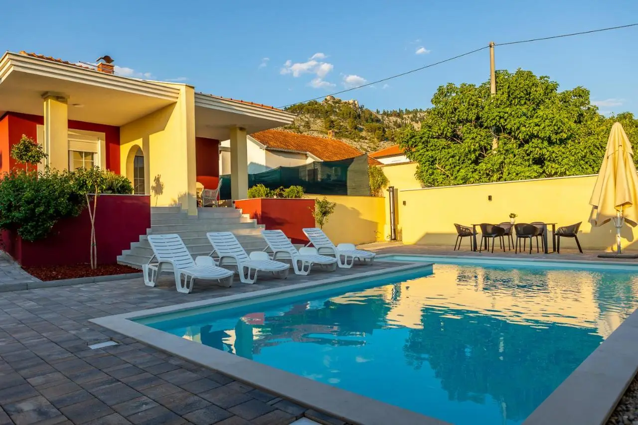 Villa Bona - Private Pool Oasis