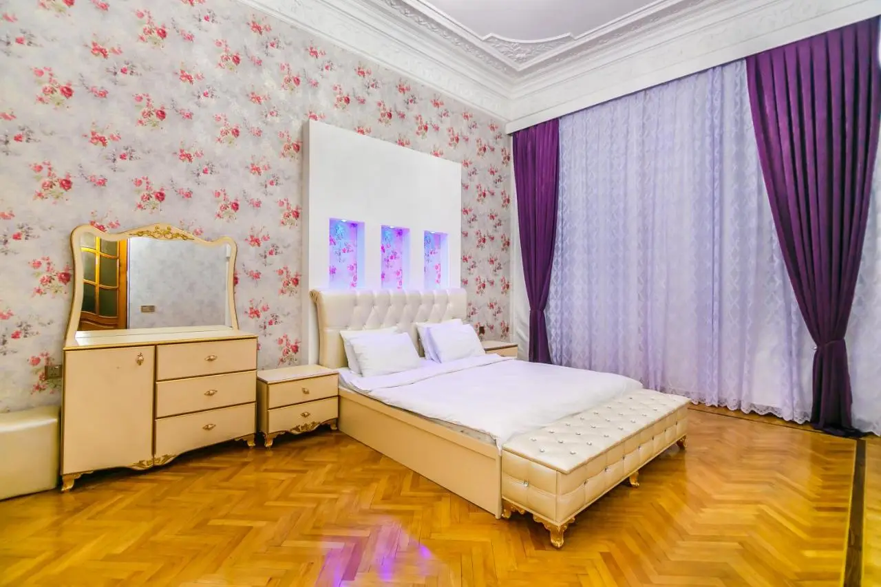 Hezi Aslanov house in CITY CENTRE