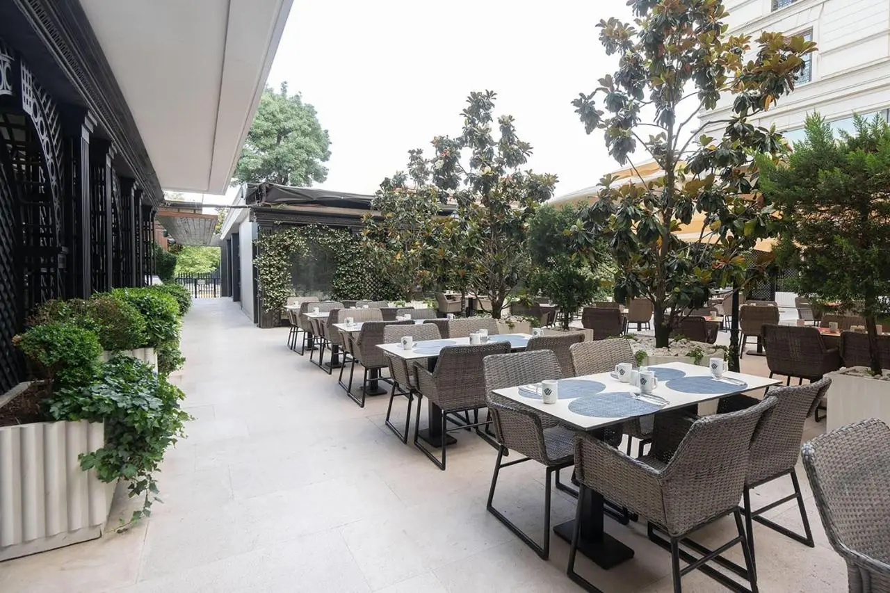 Wyndham Grand Istanbul Kalamış Marina Hotel