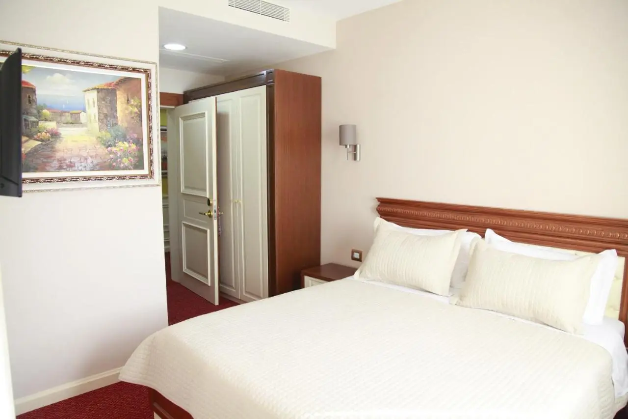 Rozafa Hotel