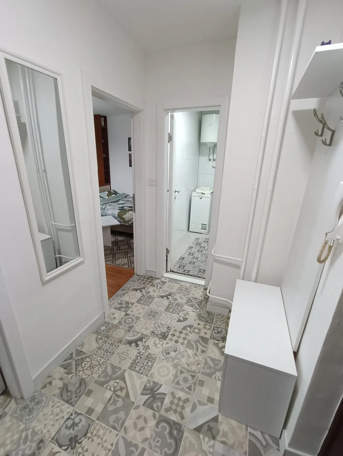 modern, one bedroom, free parking, airconditioning