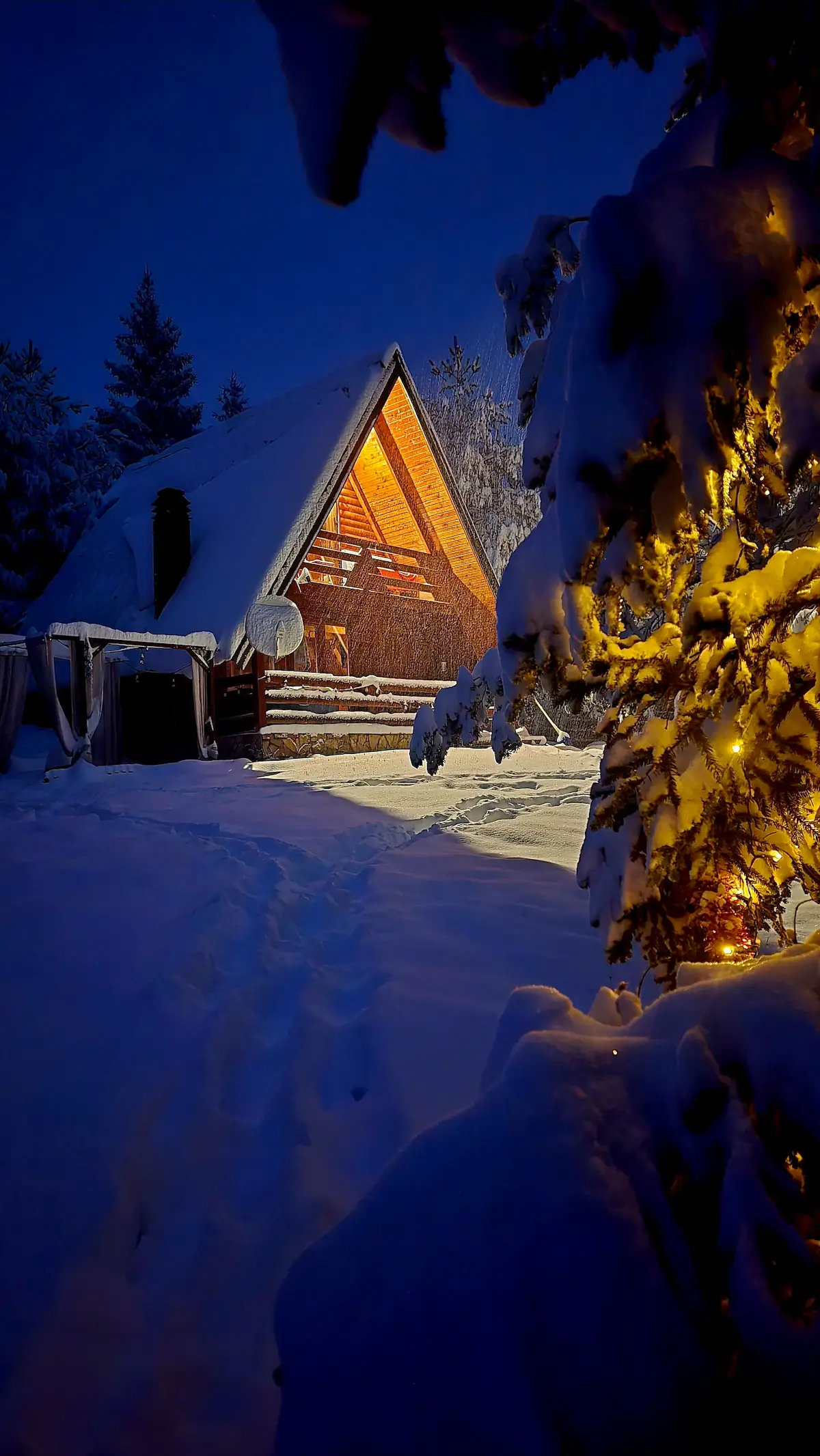 Cozy Forest Hut near Sarajevo with outdoor hot tub