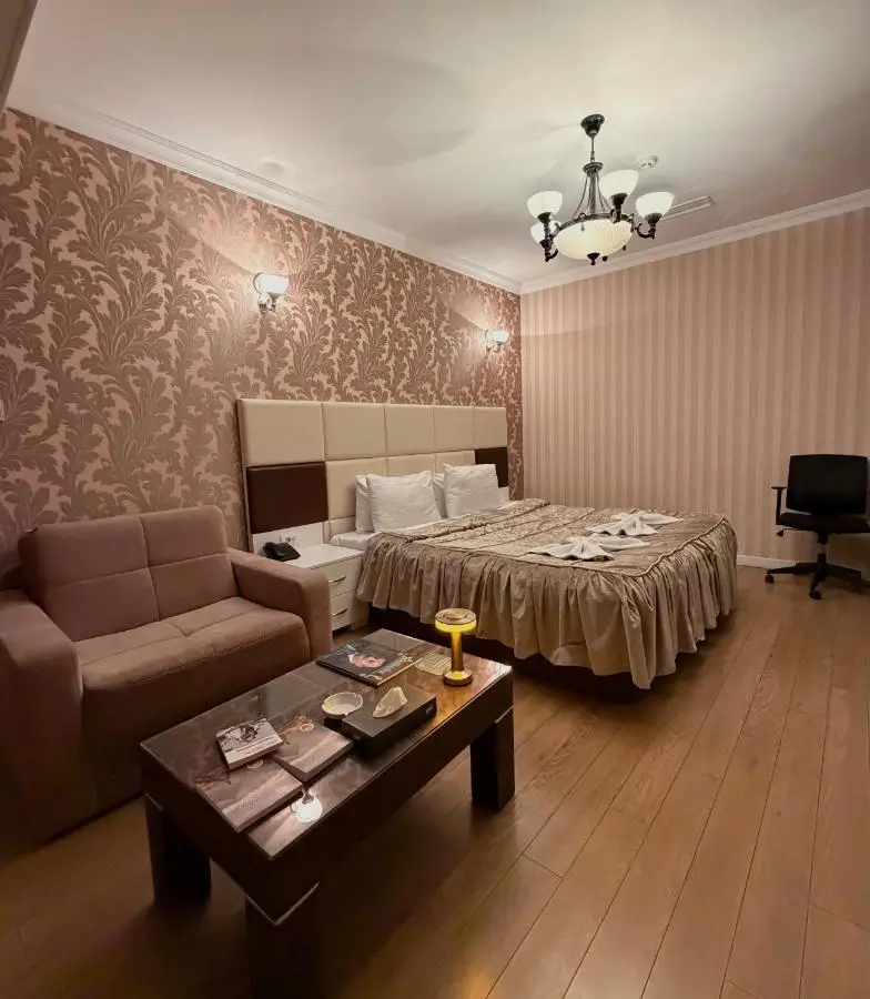 Old Str Terrace Hotel