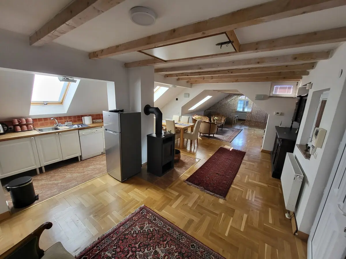 Superior 2   106m2 Apartment A/C free Parking