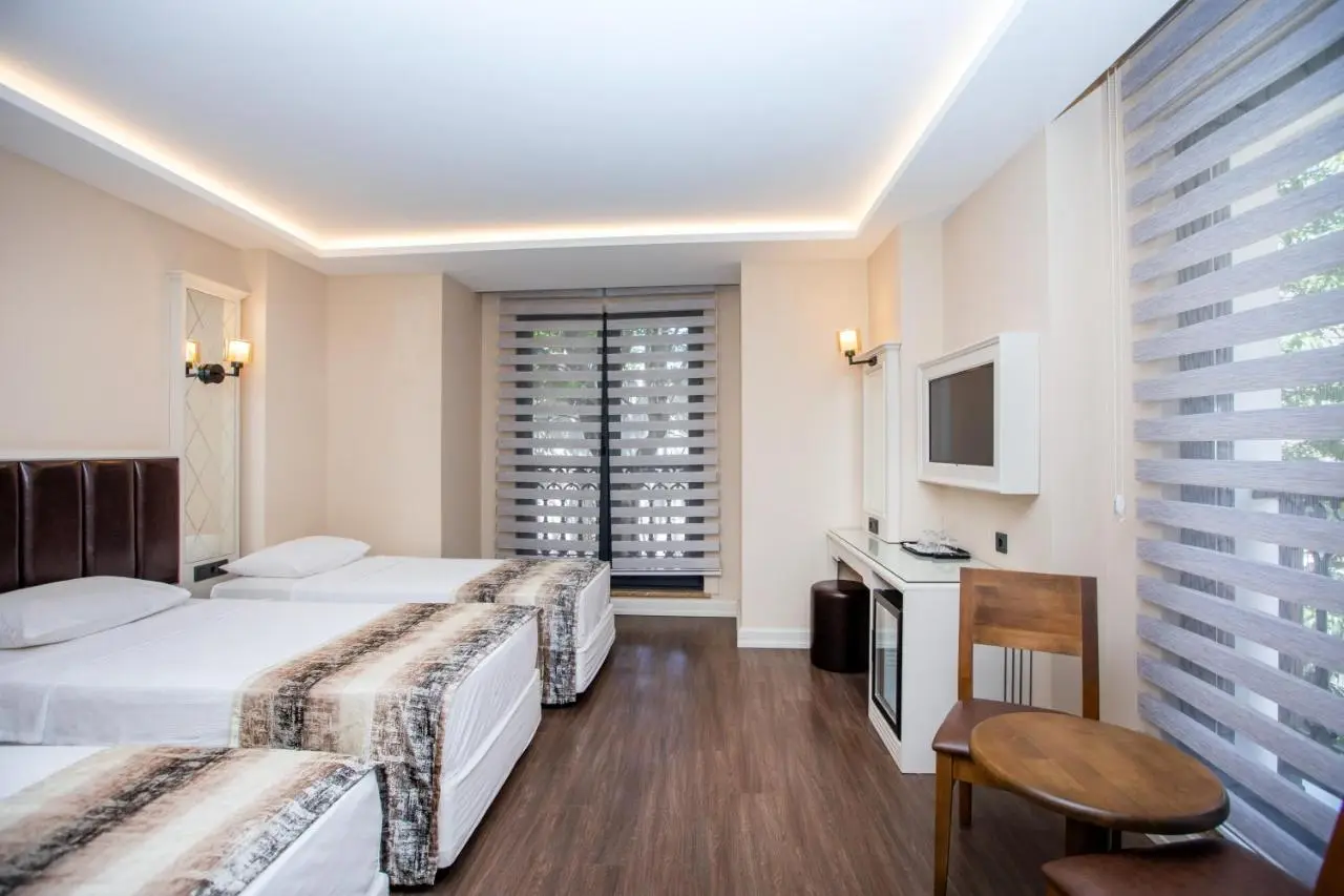 PRAG HOTEL