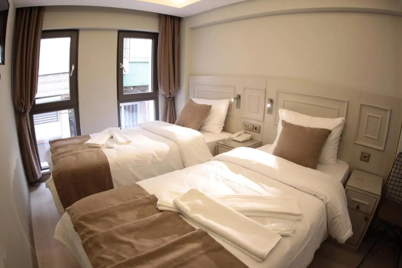 X-NELLYİ HOTEL
