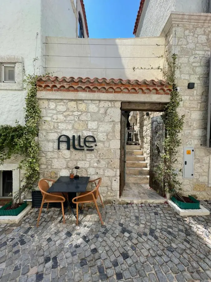 Blue Alle Alaçatı