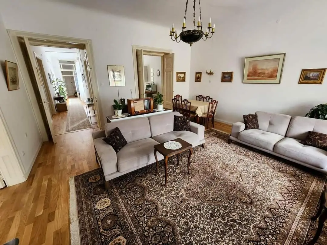 The Best Location 130 m2 salon apartment