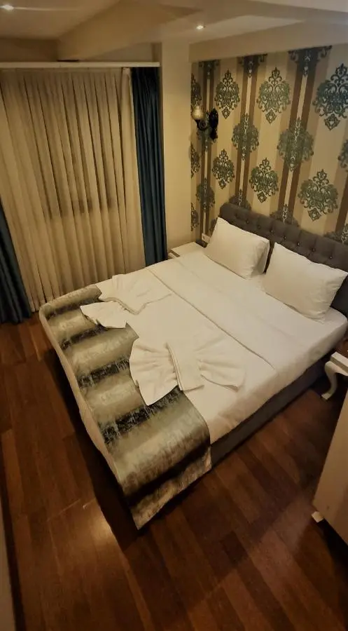 By Historial Hotel Due