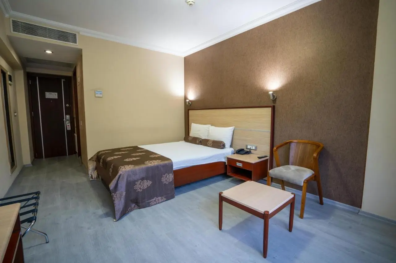 HALLEY OTEL