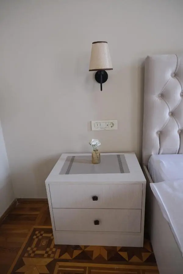 White Lilies - Elegant Sea View F1 & Nizami Charm