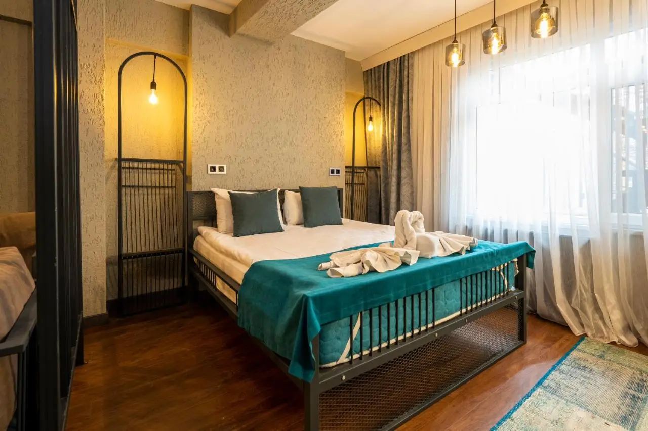 Cube Suites