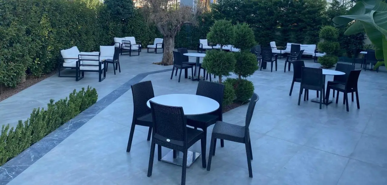 B Business Hotel & Spa