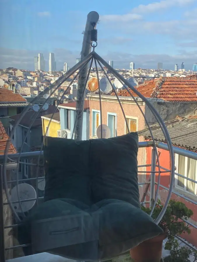 Omar Suite 360