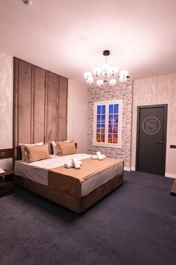 SECRET HOTEL