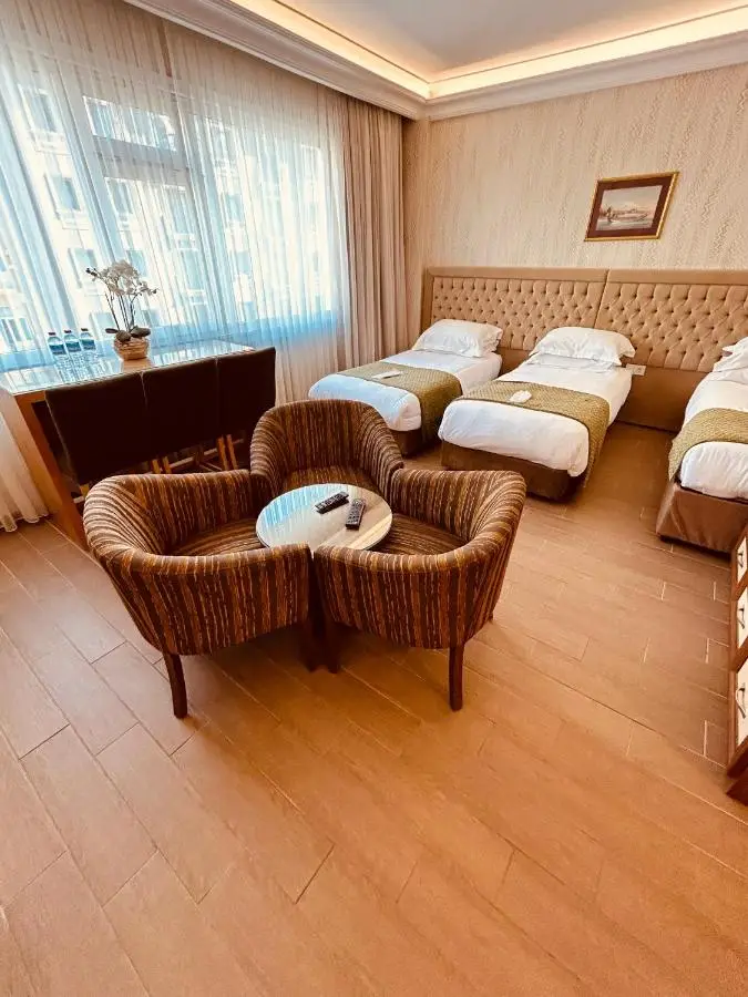 Lily Rooms
