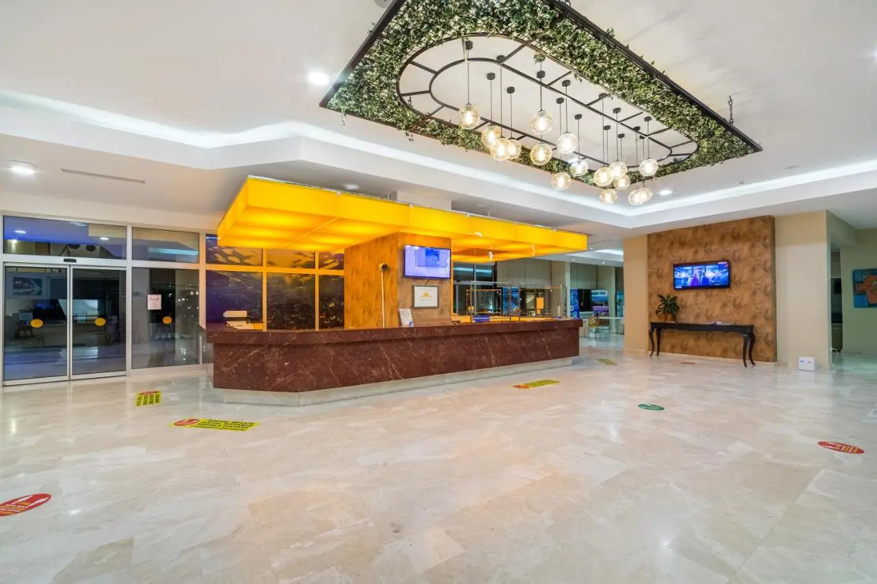 Justiniano Park Conti