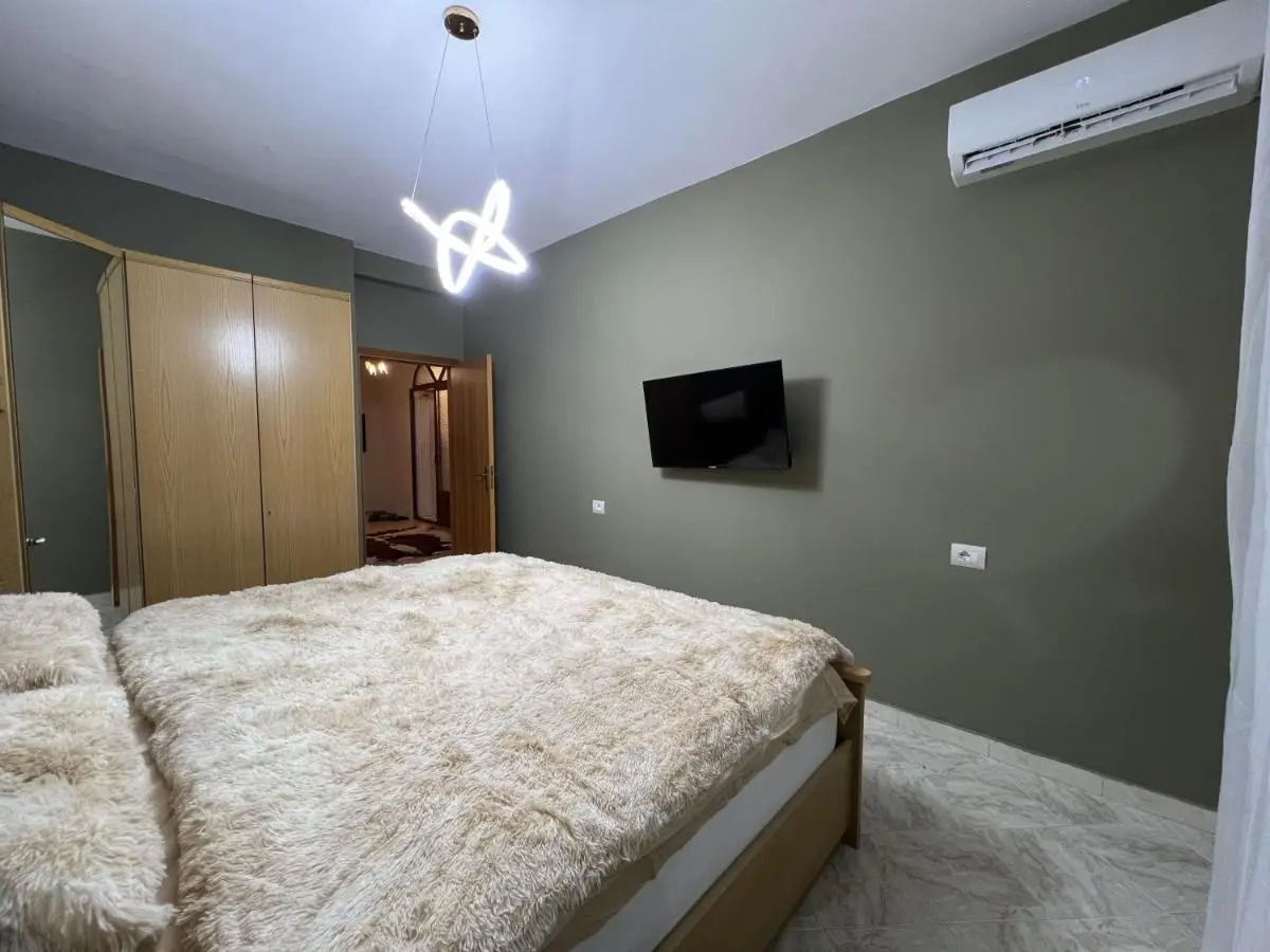 Elly Apartment