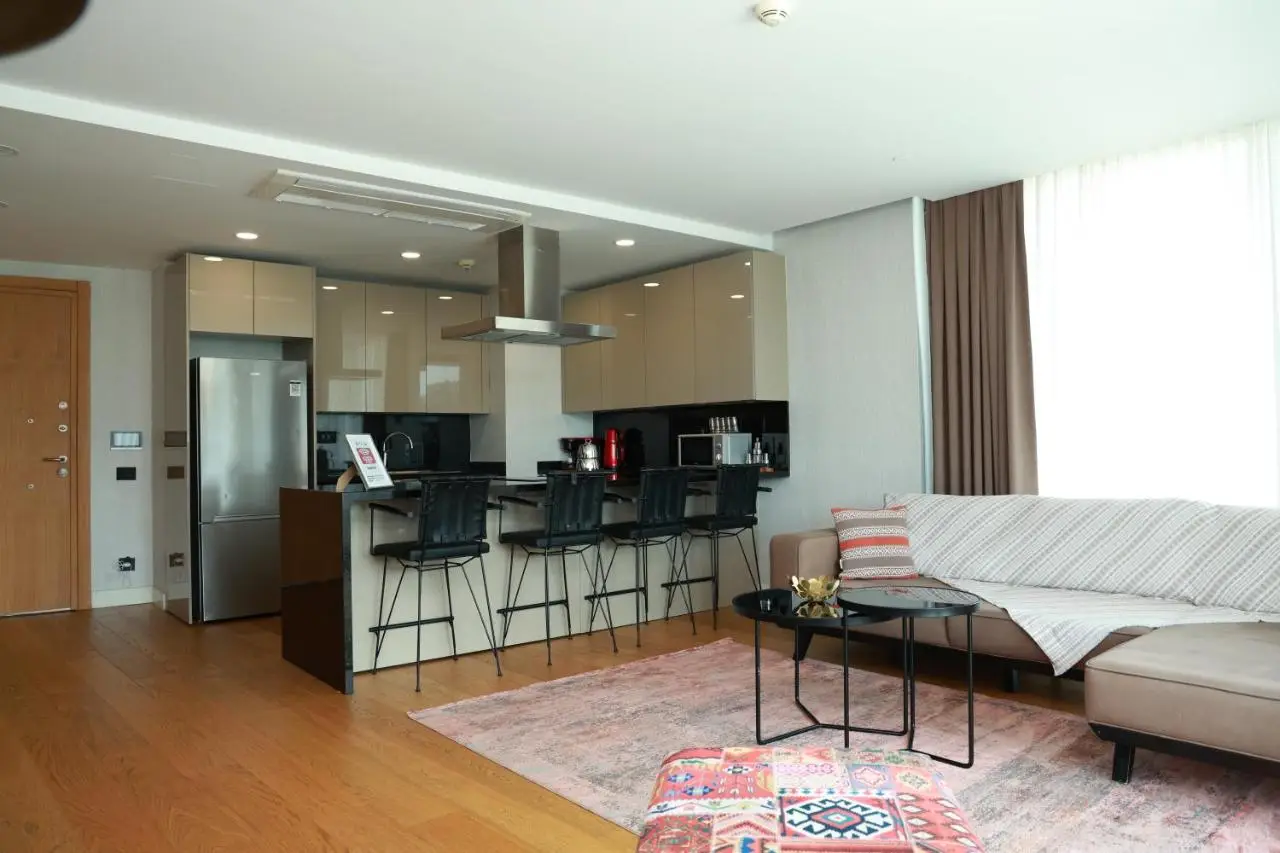 Deluxe 2BR Apartment Balcony 420