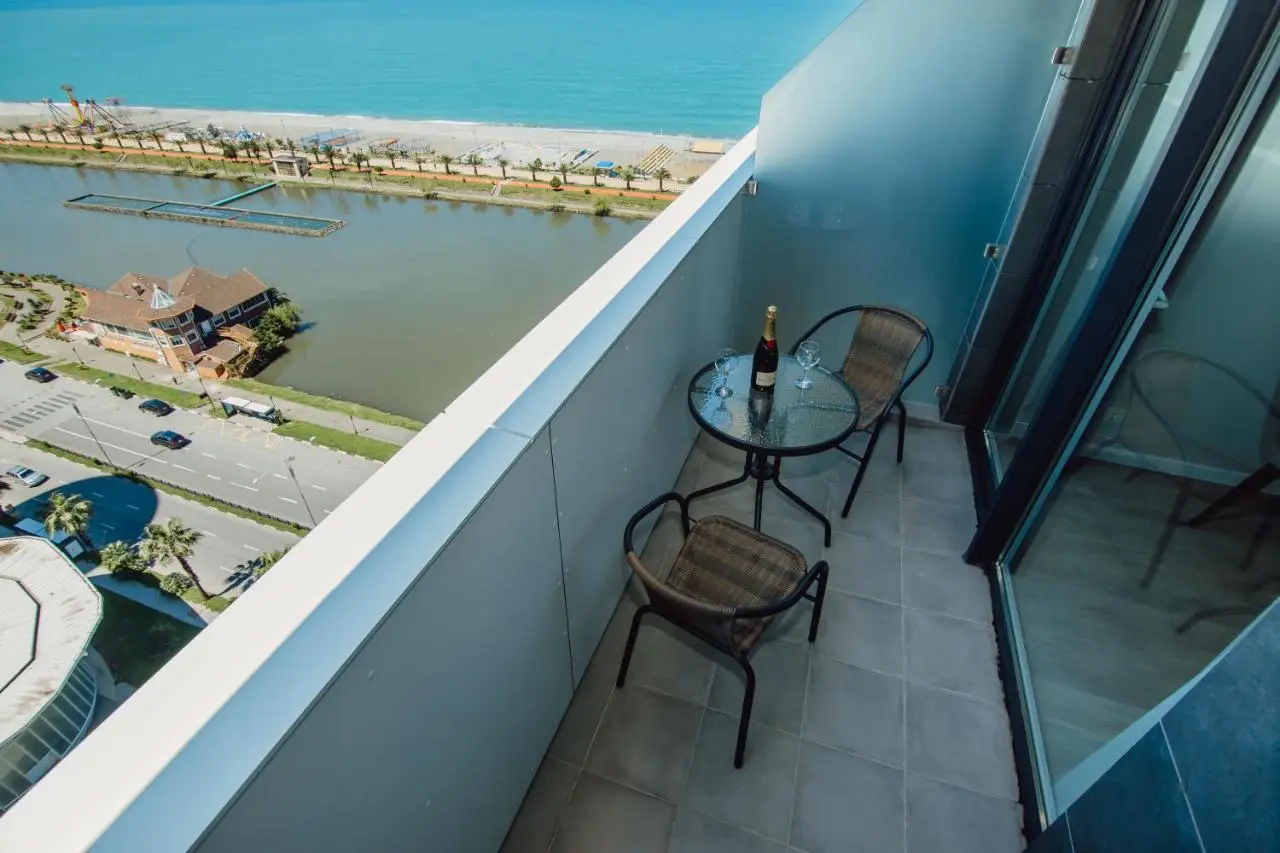 Sunshine Apartments In Alliance Palace Batumi