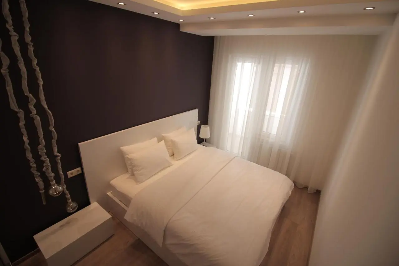 Maxela Apartments