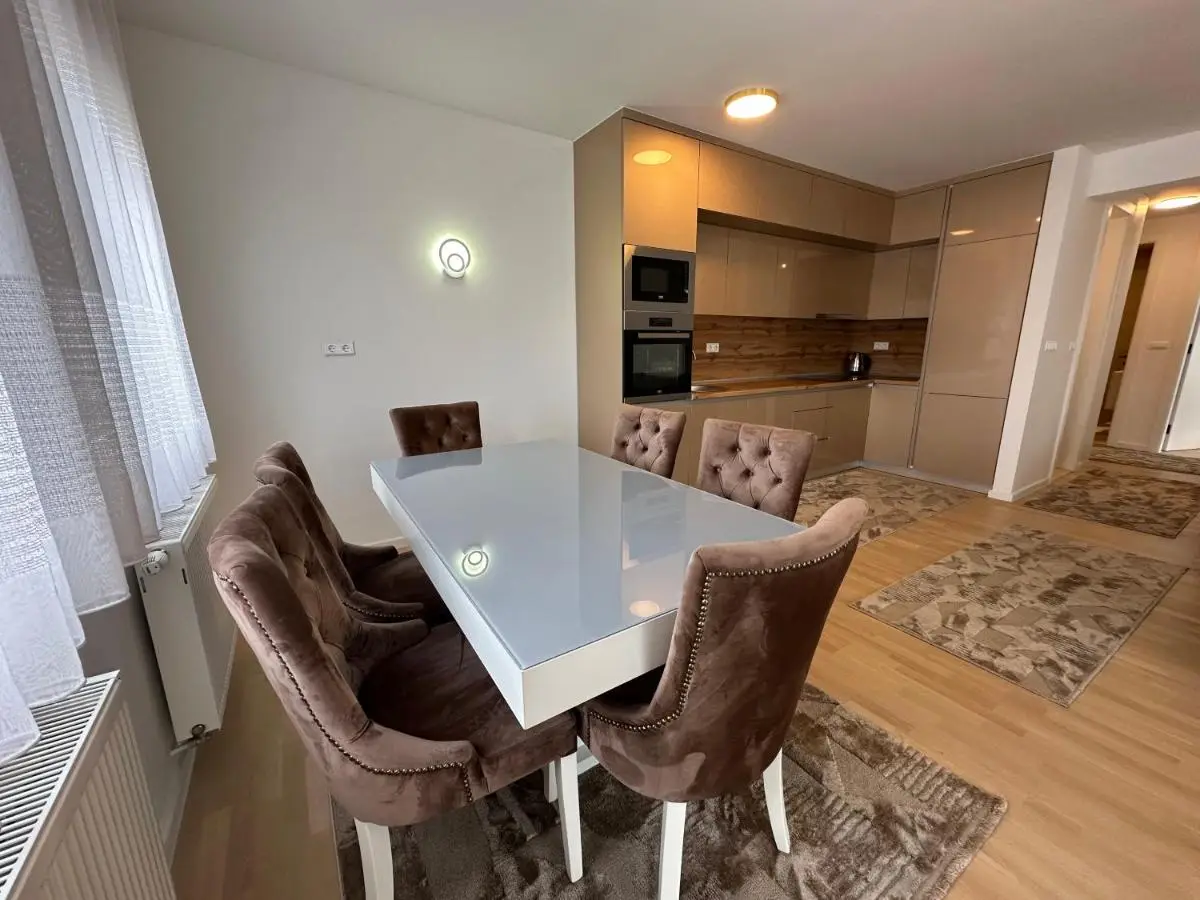 Apartment by expert Ado
