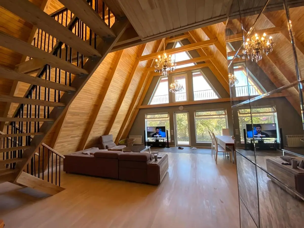 Trigon Villa Family , HOT POOL ,SAUNA,JACUZZI