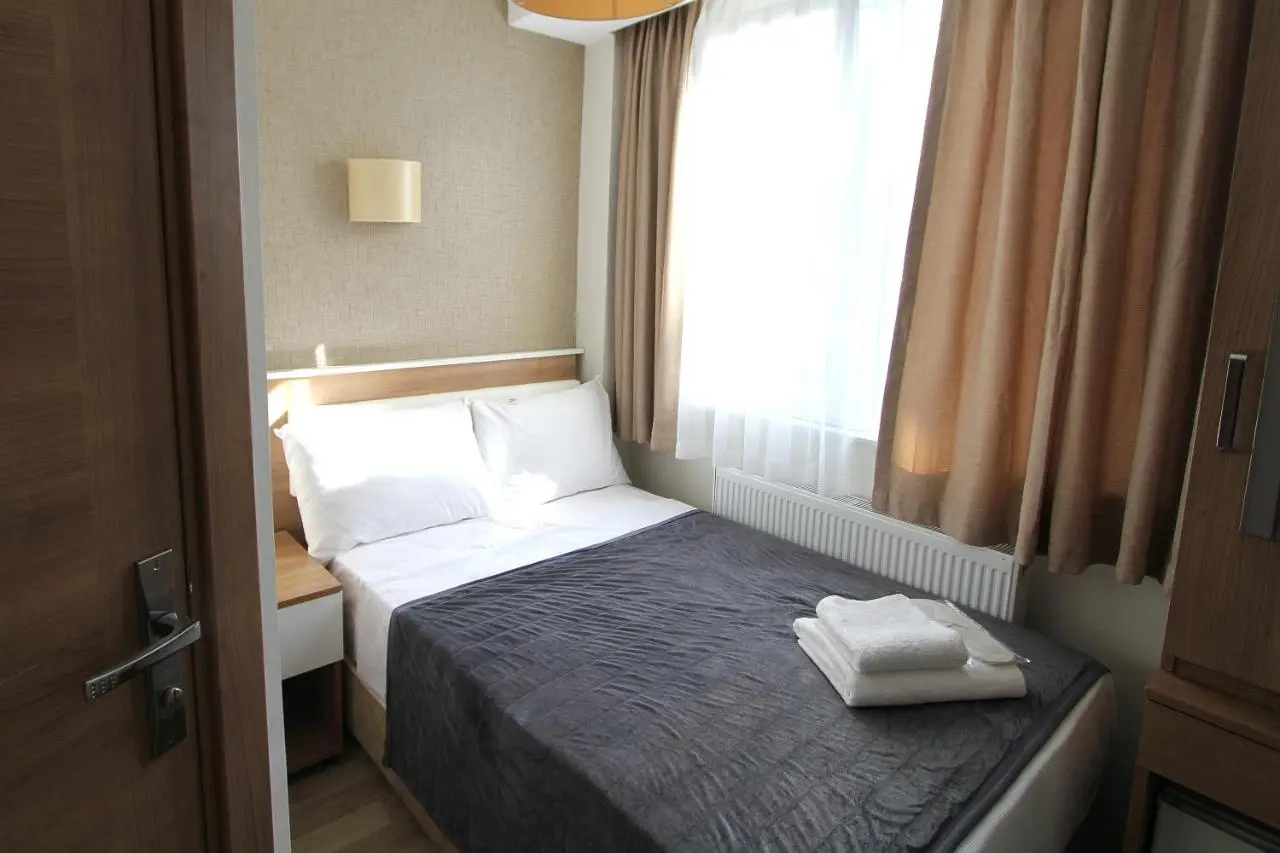 Metrohill Hotel