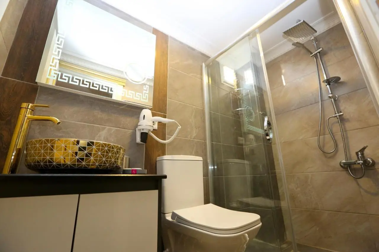 Grand Moon Hotel Suites