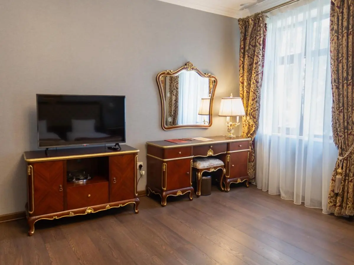 Shah Palace Luxury Museum Hotel