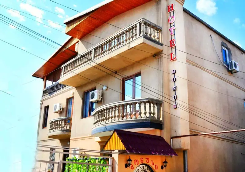 Bonus Hotel