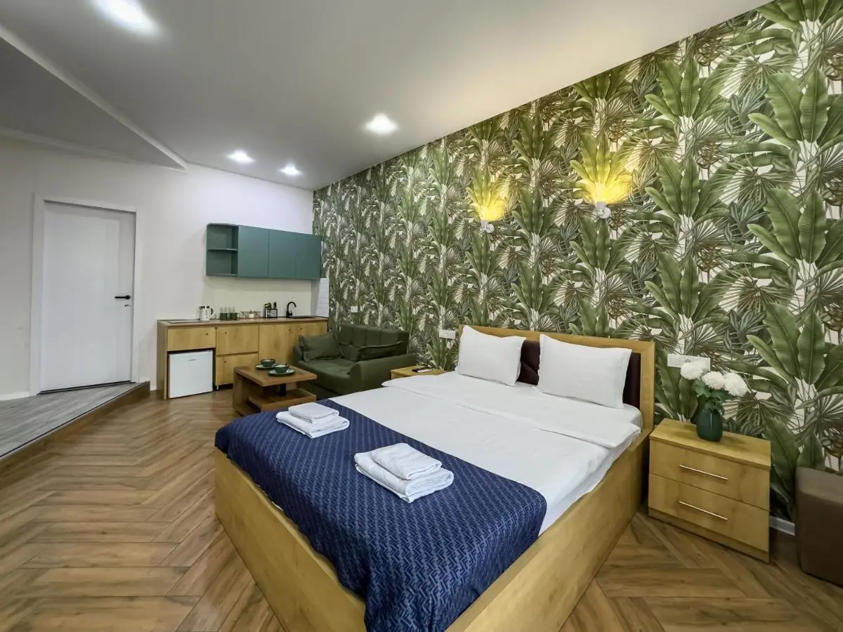Shirin And Cozy Apartment With Jacuzzi Balcony