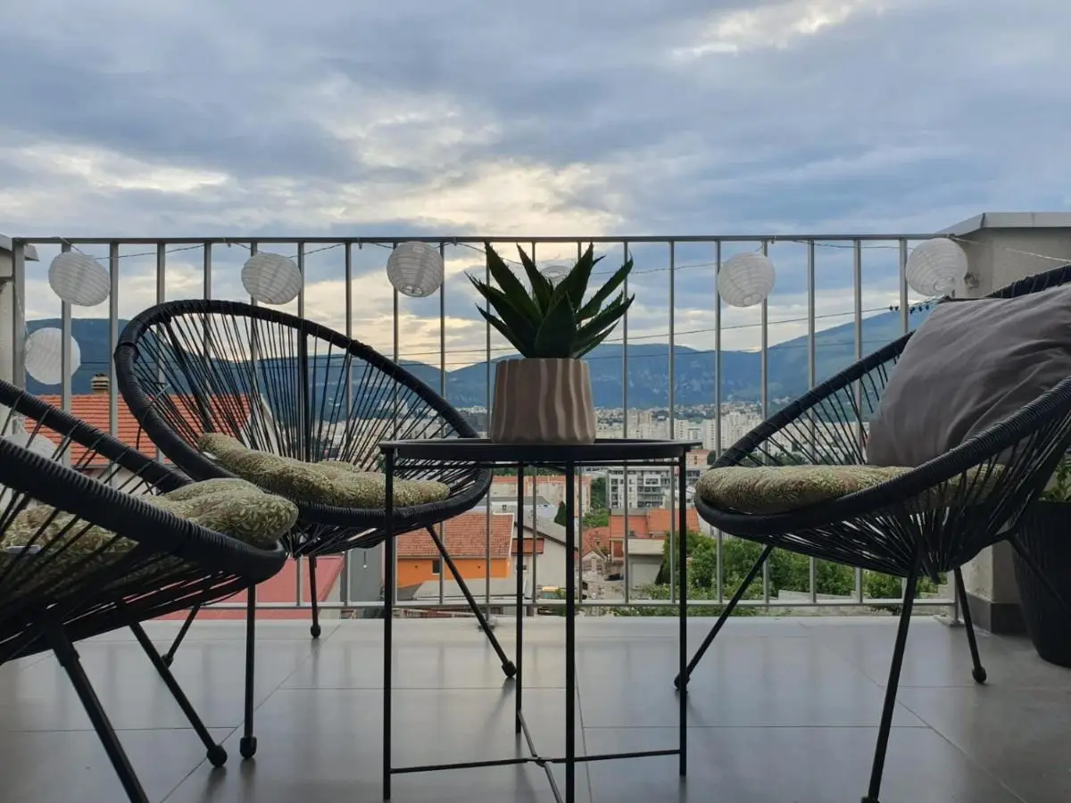 Apartment Merry Harmony Heights - Balcony & Free Garage & Parking