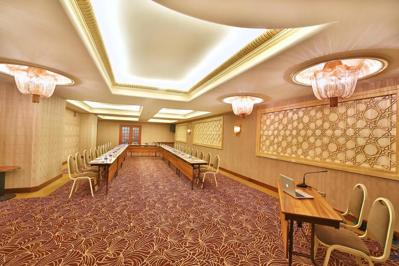 Grand Anka Hotel