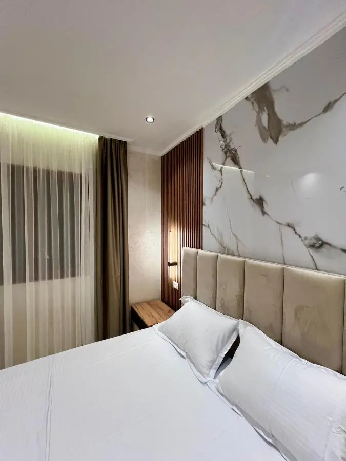 Kamberi Hotel & Apartments