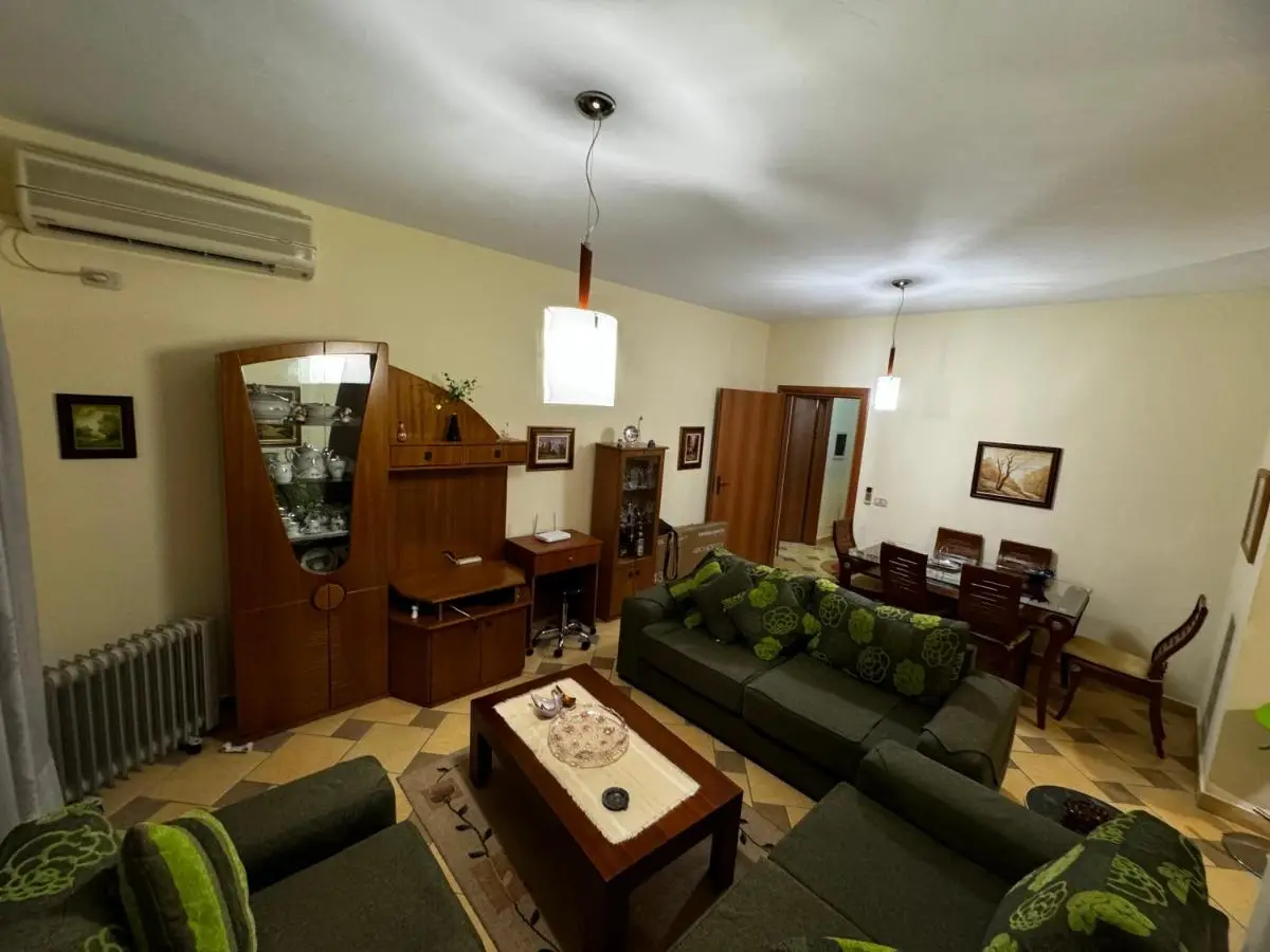 Square inn 11